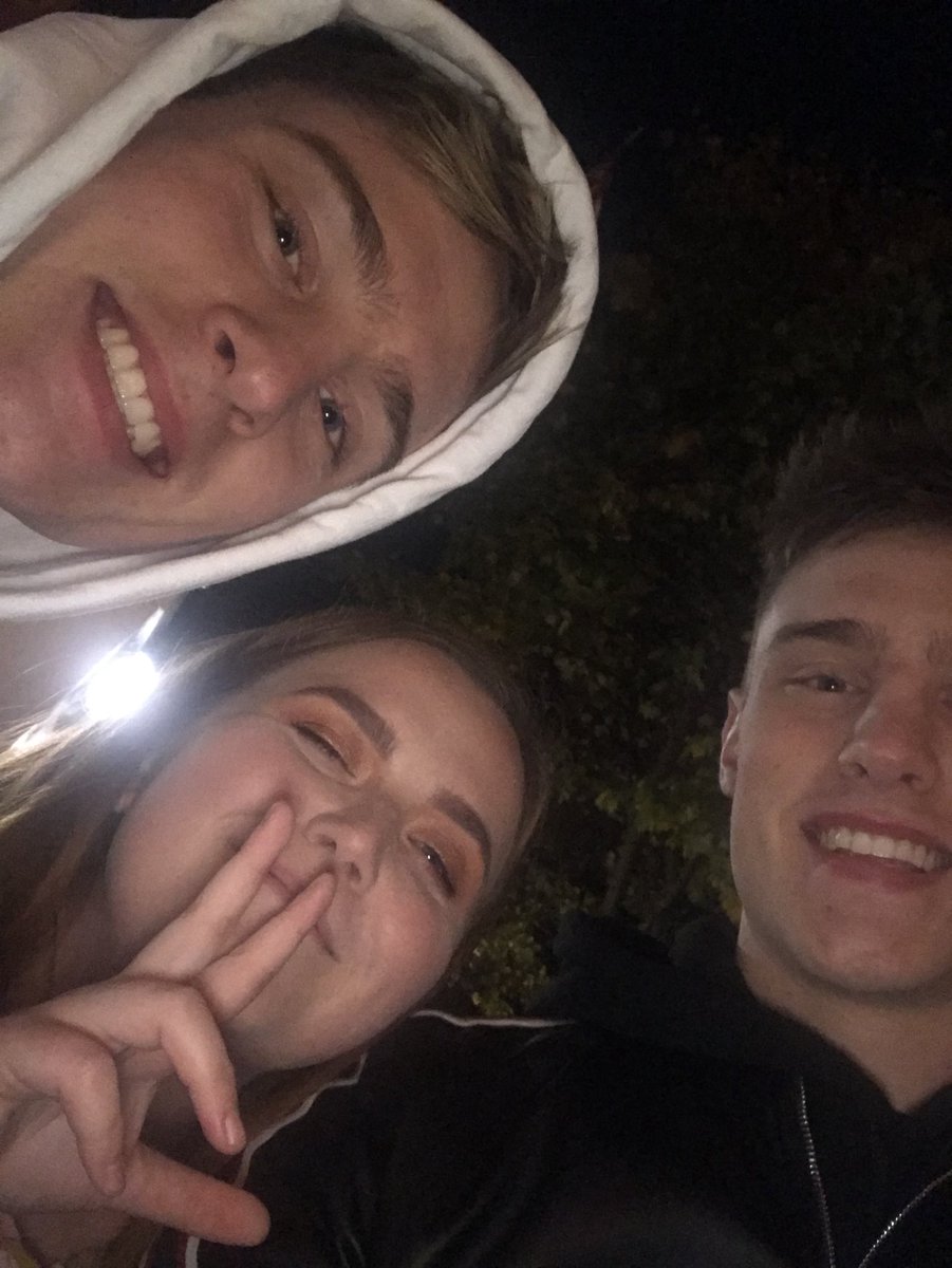 Charleyclc's tweet photo. Appreciation post for my two favourite humans. I’m beyond proud of you and all you’ve accomplished. Love and miss ya both ❤️ https://t.co/AAQMo0Ozco