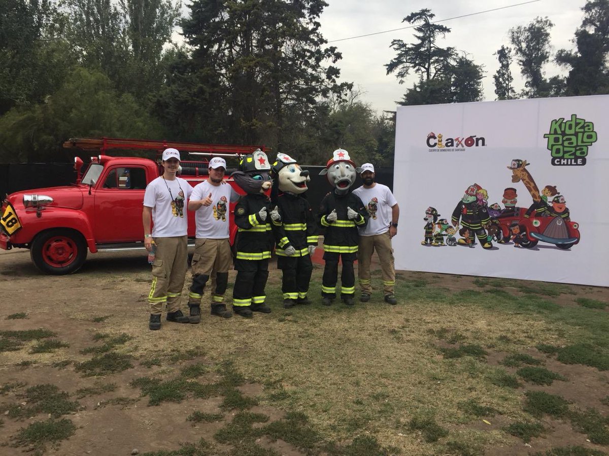 bomba18cl's tweet photo. Nuestra bomba Opel Metz es una de las atracciones en la muestra que la institución ha desplegado en Kidzapaloza, durante este fin de semana. https://t.co/6UekU2Lydb