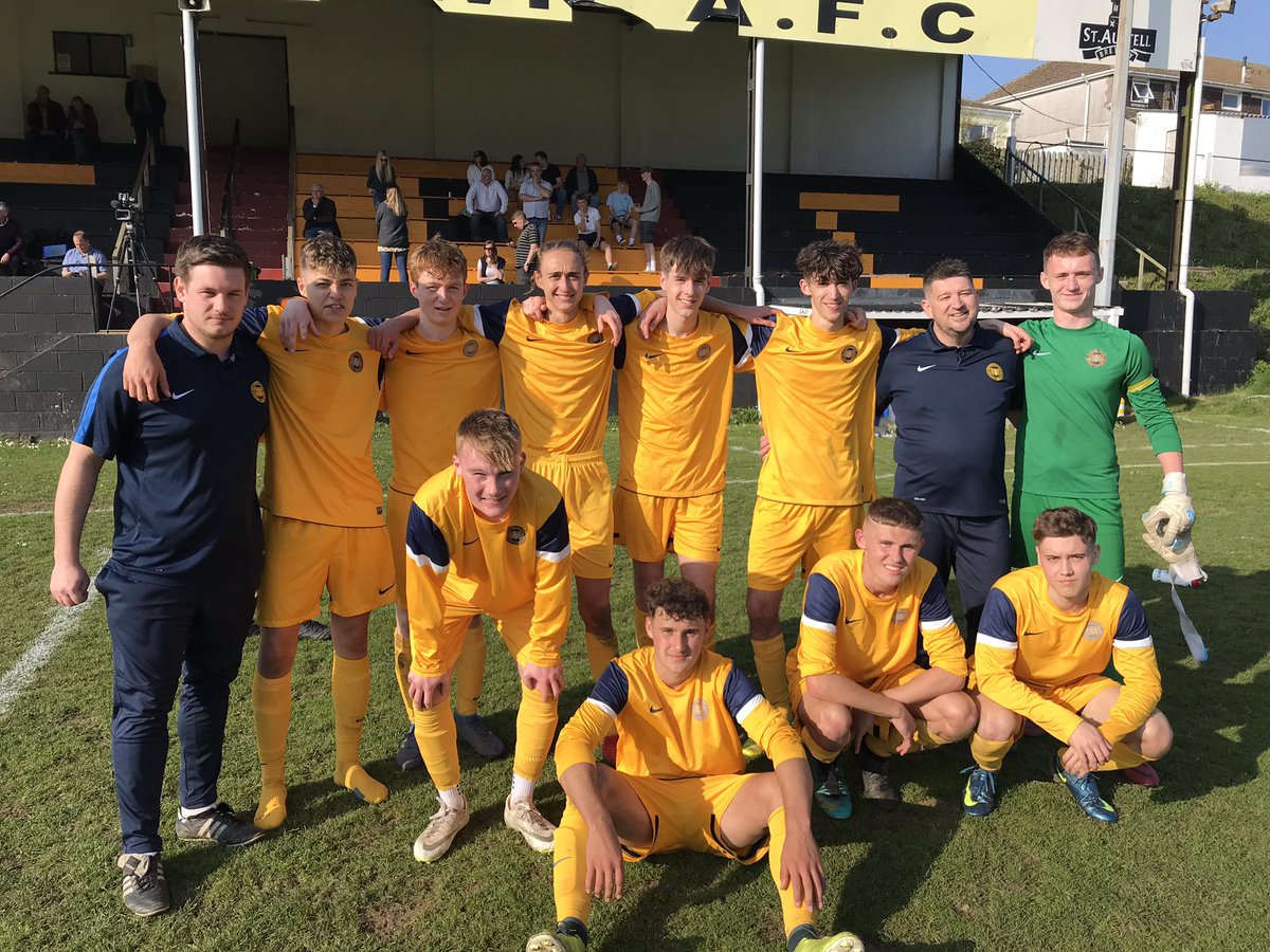 The 10 men of Wiltshire triumphed 1-0 vs Cornwall