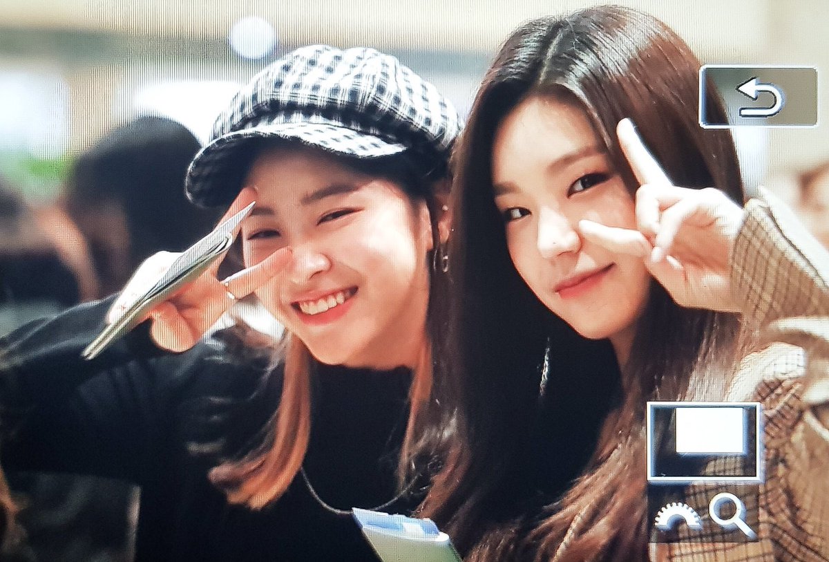 Фикбук фанфики хван йеджи и шин рюджин. Itzy группа йеджи и юна. Группа itzy лиа. Йеджи itzy. Ryeji itzy.