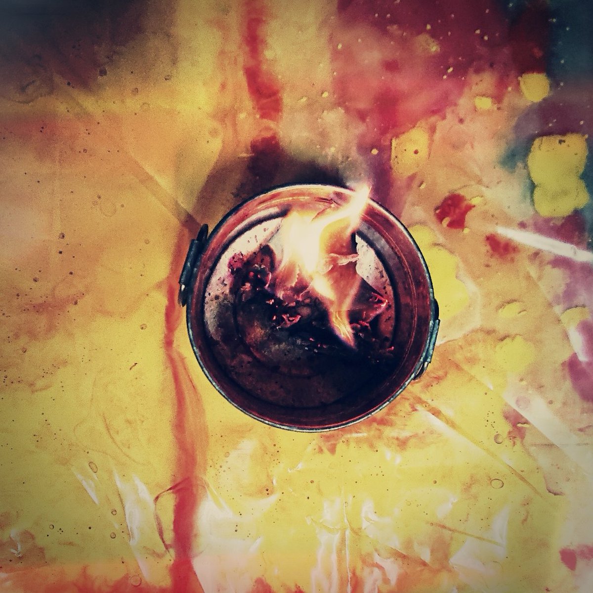 ThePafala's tweet photo. "Burn me a fire in the reptile house In the color and the carnage fall me down"

#熊熊聖火 -> #Burn
#cultsong #cult #coversongs 
#reptile #carnage #skull
#water #apo #fire #atar #earth
#Humata #Hukhta #Huvarshta
#thepafala #undergroundmusic https://t.co/yMZHPny4CP