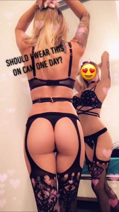 😍😍😍😍

5’2”
107lbs 
32DDD

#PerfectlyFuckable 

I deserve to be #spoiled dontcha think? 

💰 💰 💰

#chaturbate