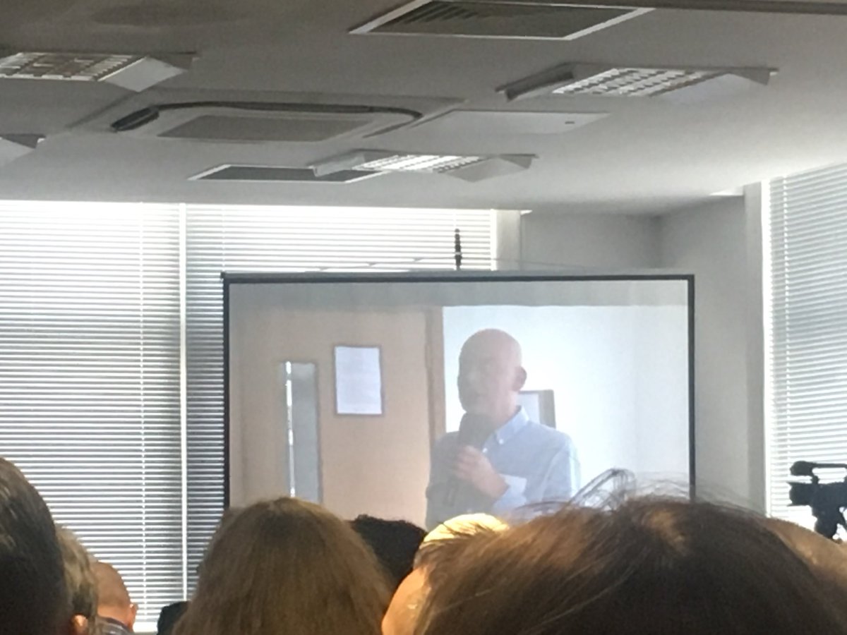 Onlinevents_saz's tweet photo. Dominic rounding up a great @PinkTherapyUK conference #pinkspring #intersectingidentities https://t.co/yEzuVZpFKk