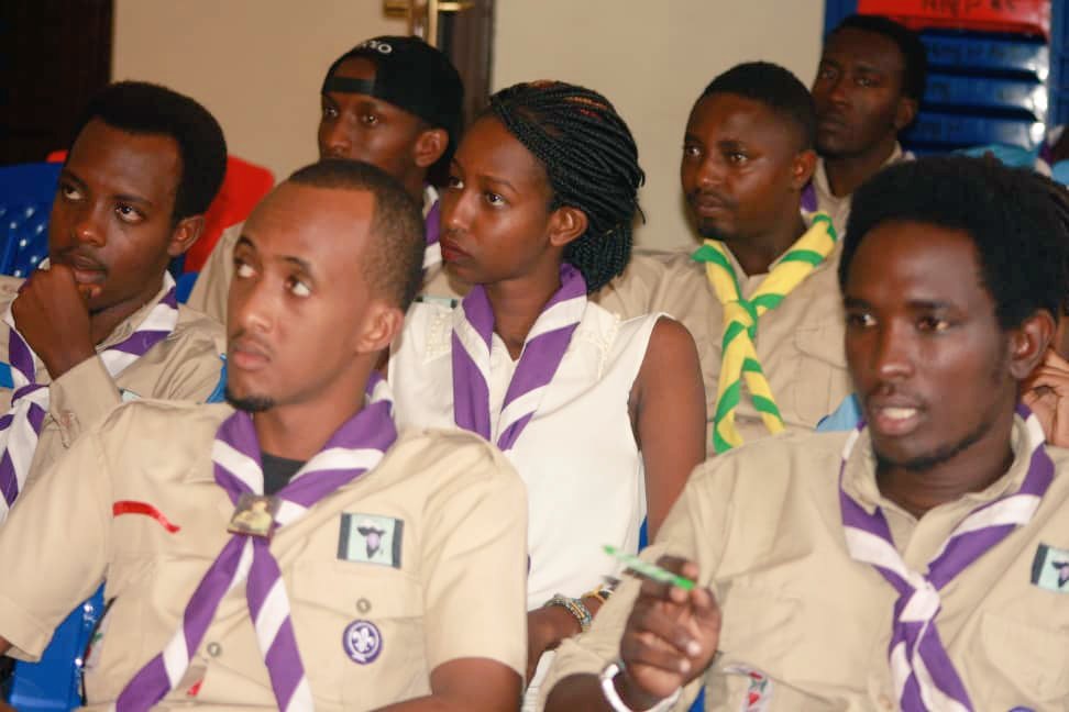 say_campaign's tweet photo. Et tandis que nous continuons à réduire la fracture #numérique au #Burundi, nous étions honoré de formé aujourd’hui une équipe de responsables de #scouts de @MairieBujumbura sur les #compétences numériques. @Min_JPTic  @ScoutsBurundi #growwithgoogle https://t.co/6UgFvXs8wX