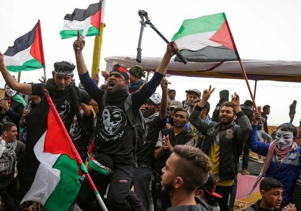 EmmanuelNahshon's tweet photo. One thing is very clear following today’s #GazaMarchOfReturn events - Hamas is in total control. Hamas has been in total control from Day One !!! Anyone still naive enough to believe the “ popular protests” hoax ?!? https://t.co/6fnx9ajo9j