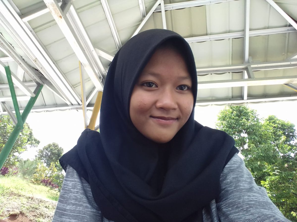 Claraap10's tweet photo. Nisrina aulia rahma
#Lensagraduation36 #SBD9C1819
#selfieformyteacher #9crazy
@frizkiawan_ https://t.co/nabIM52Fts