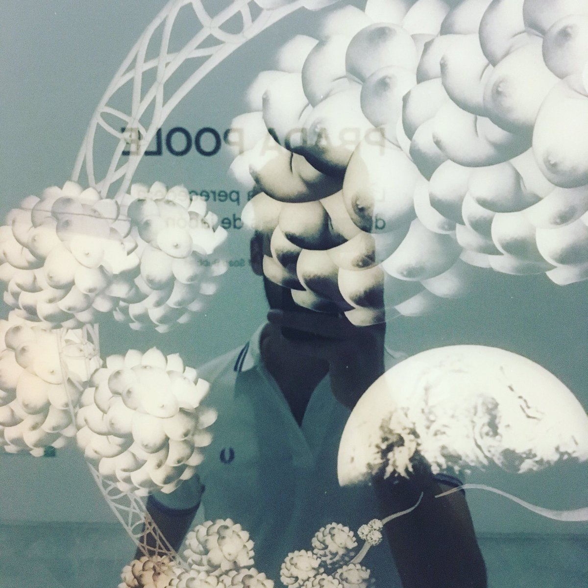 josromoje's tweet image. Autorretrato en “Eros City”.

#PradaPoole #CAAC