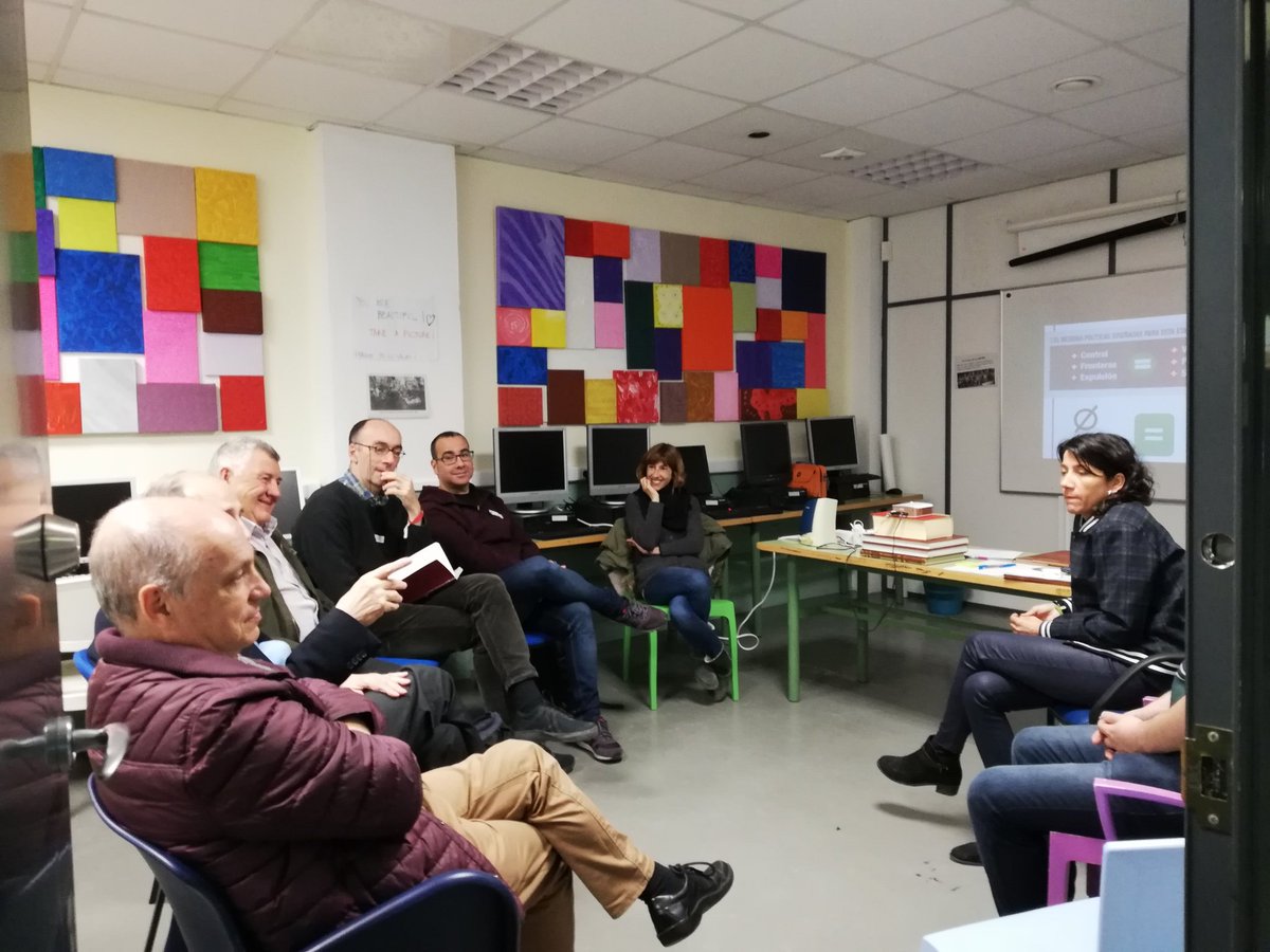 IsaMartinez53's tweet photo. Intensa mañana de reflexión en #AreaInclusion 4 talleres para cuestionarnos y mejorar . Gracias a los voluntarixs por sus ganas de encuentro y formación #TuCompromisoMejoraElMundo @ValenciaCaritas https://t.co/XAvhmaHBAX