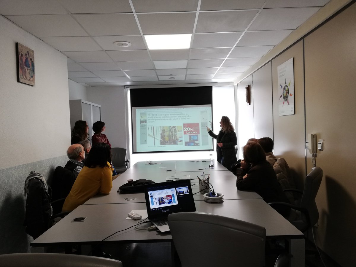 IsaMartinez53's tweet photo. Intensa mañana de reflexión en #AreaInclusion 4 talleres para cuestionarnos y mejorar . Gracias a los voluntarixs por sus ganas de encuentro y formación #TuCompromisoMejoraElMundo @ValenciaCaritas https://t.co/XAvhmaHBAX
