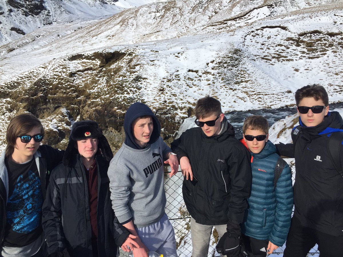 GW_Trips's tweet photo. Rainbow, glacier and waterfall at Skogafoss. Magical. All that was missing was a unicorn! #Iceland2019 @GlenmoorAcademy @MVerreck https://t.co/pp0IJod6Qz
