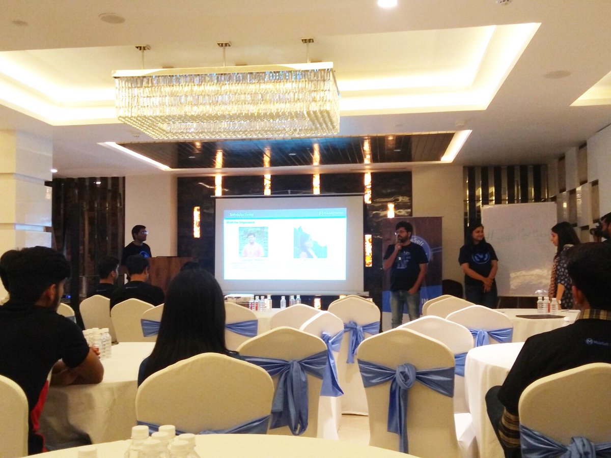 roh_2703_it's tweet image. Here #JaipurMeetMulesoft kickoff with introduction f d organisers and event plans for d evening...
@gauravkheterpal @BatwadaMohit