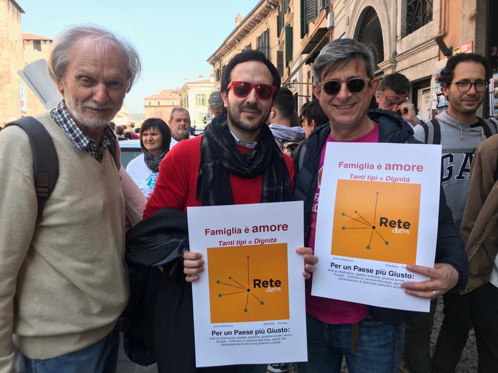 ReteDem's tweet photo. #ReteDem c’è con @SergioLoGiudice Enrico Scacco e Gianni Rolando #Verona per una società aperta libera democratica https://t.co/wY3GRNuHeT
