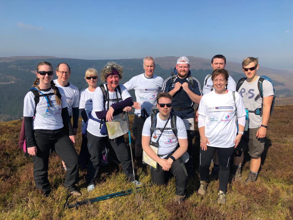 _davidjames's tweet photo. The Team have found 5 minutes to have a breather and send us a great Team photo !! #goteam #threepeaks #platinumroute #southwales #guildagents #agentsgiving #charity #above&beyond #dementiaUK
All donations gratefully received 😁
https://t.co/xtZtU1uFaa https://t.co/K9EZCYgwYK