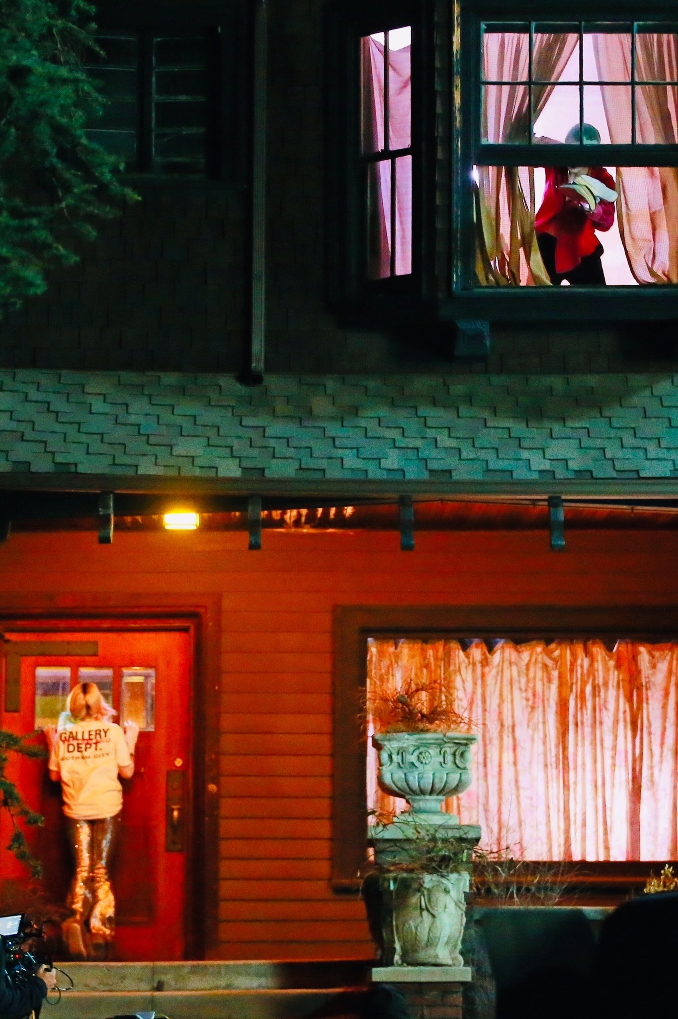 Birds of Prey movie updates. on Twitter "📸 Margot Robbie as Harley