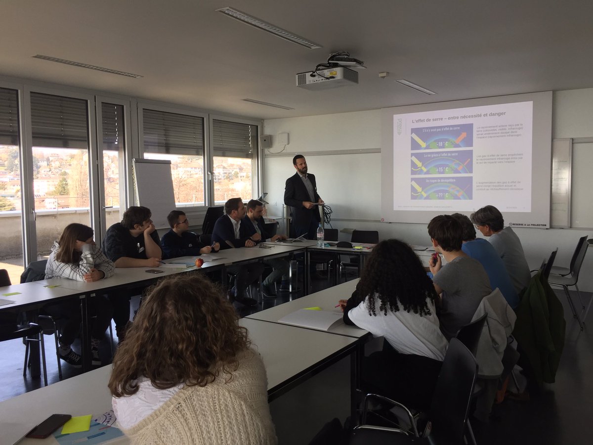 CdJ_Vaud's tweet photo. On passe à la présentation de la thématique « réchauffement climatique » avec Tristan Mariethoz #SessionVD19 https://t.co/TMXV5lPgS3