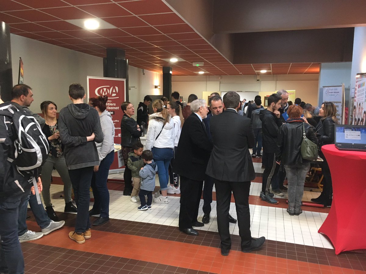 ayme_ben's tweet photo. Beaucoup de monde aux journées portes ouvertes de l’@IDM_63. Bravo aux équipes organisatrices 👏👏👏  
Plus que quelques heures pour aller à la rencontre des équipes et des partenaires dont la #CMA63. https://t.co/xi3uAa7oVo