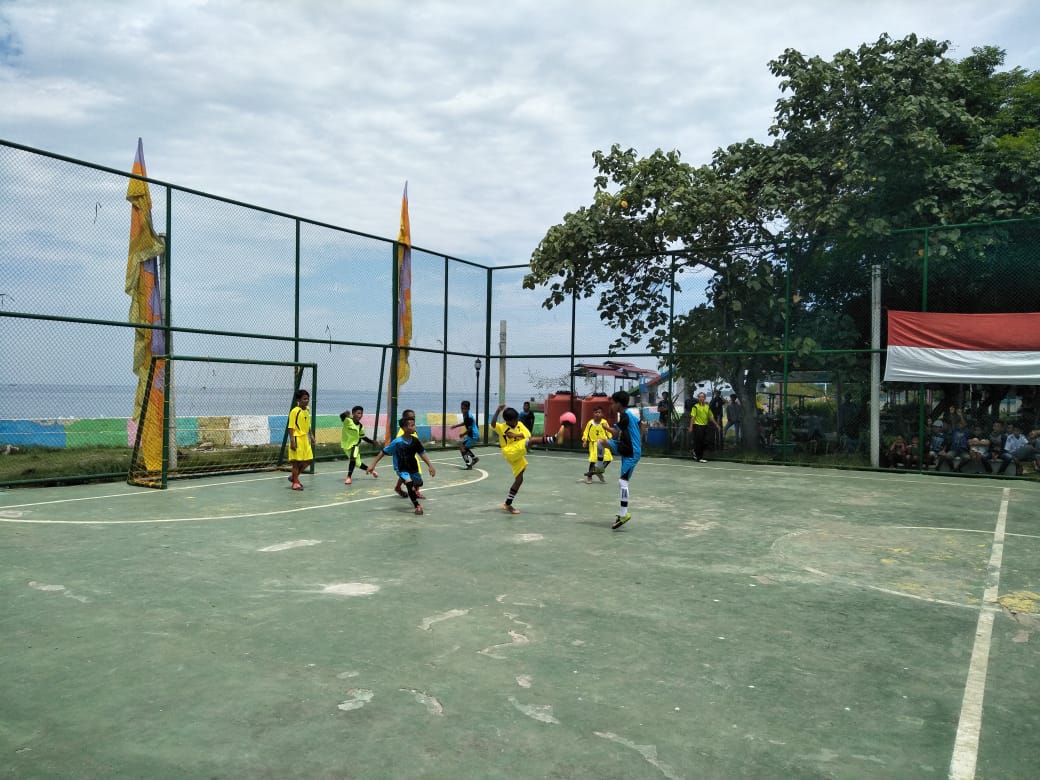 RAmiterdam's tweet photo. Bupati Kep. Seribu membuka final Festival olahraga sepanjang tahun cabang olahraga futsal tingkat Kabupaten, usia 7-13 tahun, usia 14-16 tahun dan usia 17-19 tahun di RPTRA AMITERDAM. 
@DKIJakarta @aniesbaswedan @dppappdki @tutykusumawati @poltak01101961 @rachmatkmg @AnwarFadli9 https://t.co/3Y42w32XMH