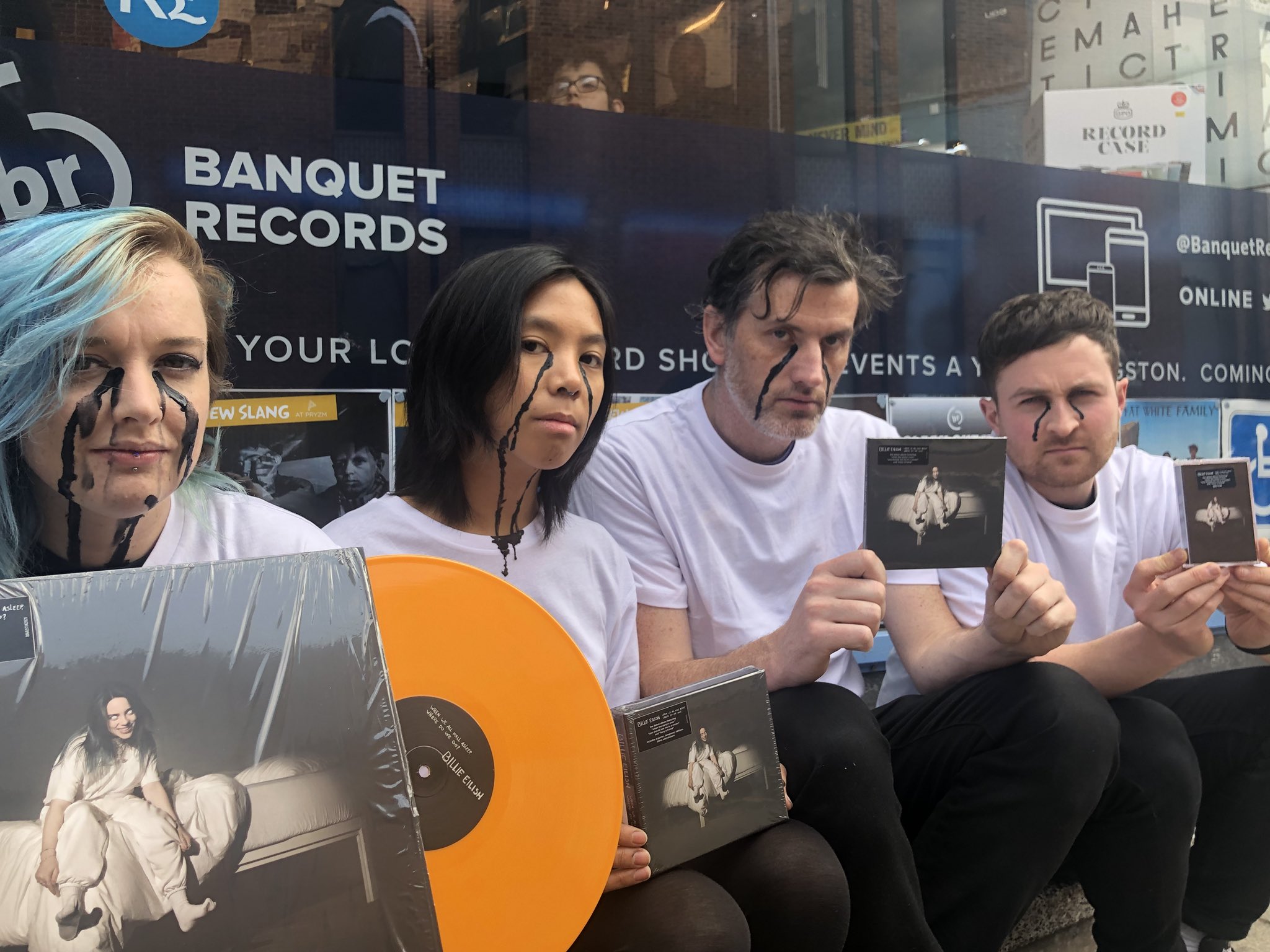 Med andre ord Til Ni parfume Banquet Records on Twitter: "Billie Eilish - When We All Fall Asleep, Where Do  We Go? https://t.co/KCrIXoG8QC two vinyl colourways including this  exclusive for the UK orange variant /2000 | cd 