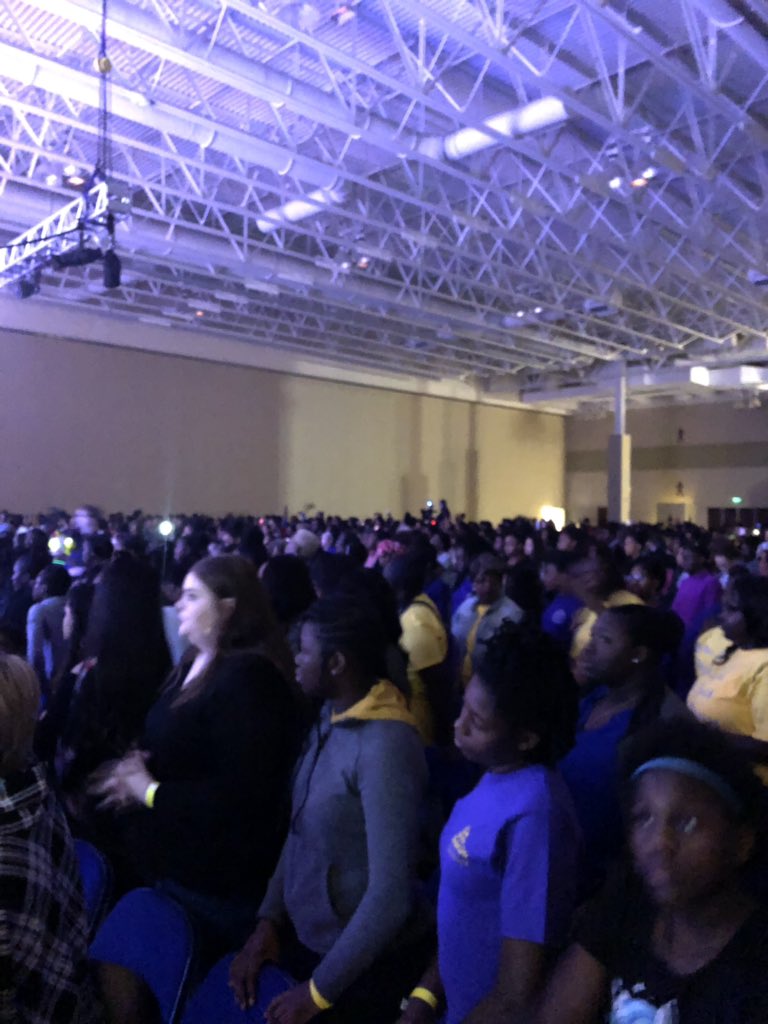 Charlot02906494's tweet photo. The 7th Annual Dream Girls Conference has begun.."The Beauty Within".  The room is packed!
#DreamGirlsConference #dreamgirlsconference2019 https://t.co/ArNJ4AFJDK