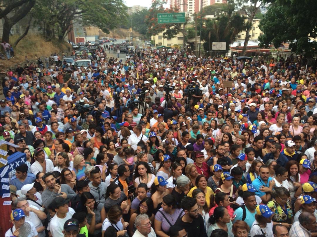 wfloresvp's tweet photo. Puntos de protesta hoy en #Caracas:
- Caricuao UD3 
- El Paraiso San José de Trabes
- El Valle Asamblea Calle 2
- Coche Calle Sea. Recorrido
- La Vega CC Uslar
- San Pedro Crema Paraiso
- Candelaria Sambil
Actividad Central: Macarao Kenneddy hasta Las Adjuntas #OperacionLibertad https://t.co/y1aH0TtrnO