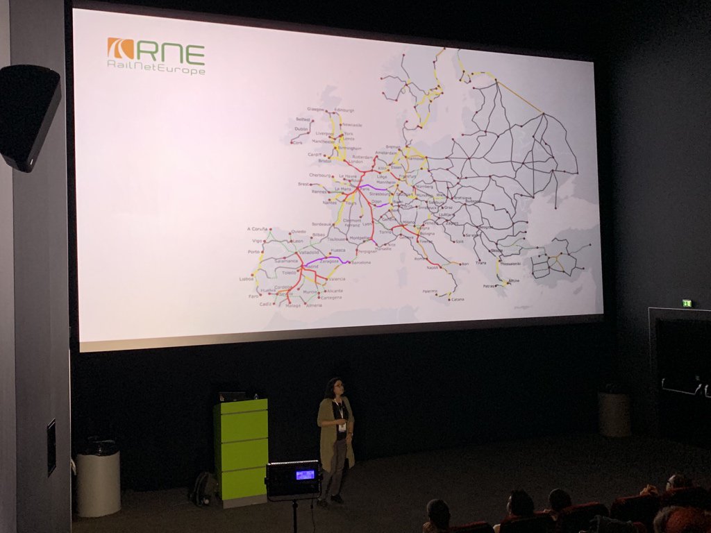 JavaUserGroupMK's tweet image. @alexhris on redesigning the “EU of railways” #JavaSkop