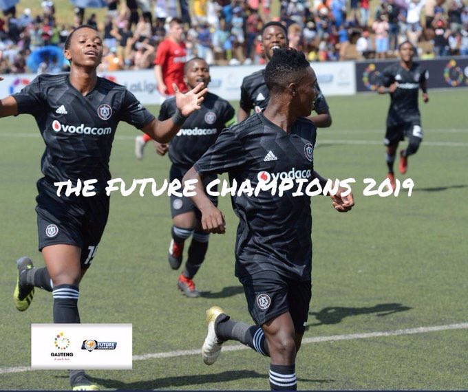 TheSeaRobbers's tweet photo. The 1st team in South Africa to win the Future Champions International tournament. Congratulations are in order to the young lads they have made history @orlandopirates #FUTURECHAMPIONS2019 ☠🏆☠🏆☠  🔥🔥🔥🙌🏿🙌🏿🙌🏿👏🏿👏🏿👏🏿👏🏿
⚫️⚪️🔴⭐️
#ONCEALWAYS https://t.co/DTAZw2M6kF