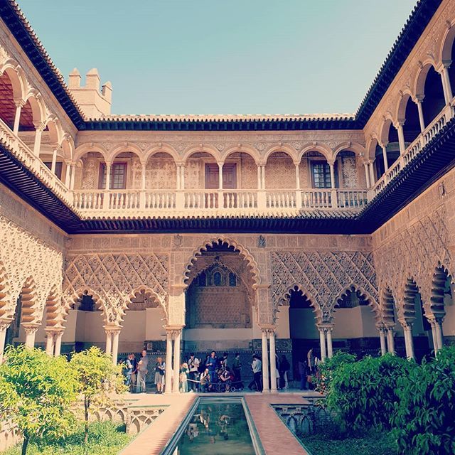 fallforspain's tweet photo. Alcazar de Sevilla, que bonito! #alcazar #sevilla #igerssevilla #royalalcazar #travelphotography https://t.co/6Ah0VDopFo https://t.co/WQgGnHRNAL