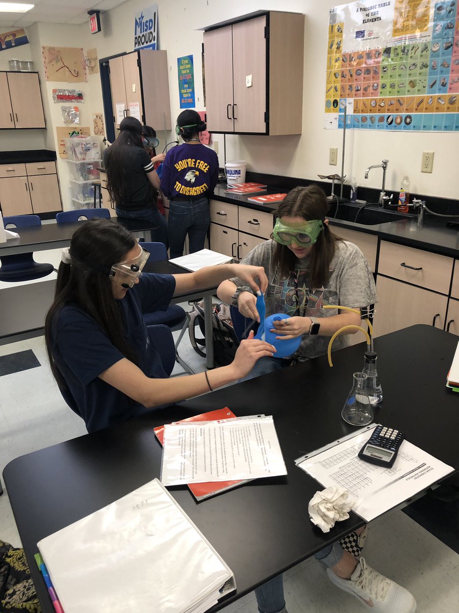 bethanykshields's tweet photo. Problem solving and collaboration! @MHSPanthers use just a few items to build a pump representing how a heart works. #TexasPLTW #go2panthers #PantherCTE #principlesofbiomedicalscience https://t.co/8eTPaxtGIy