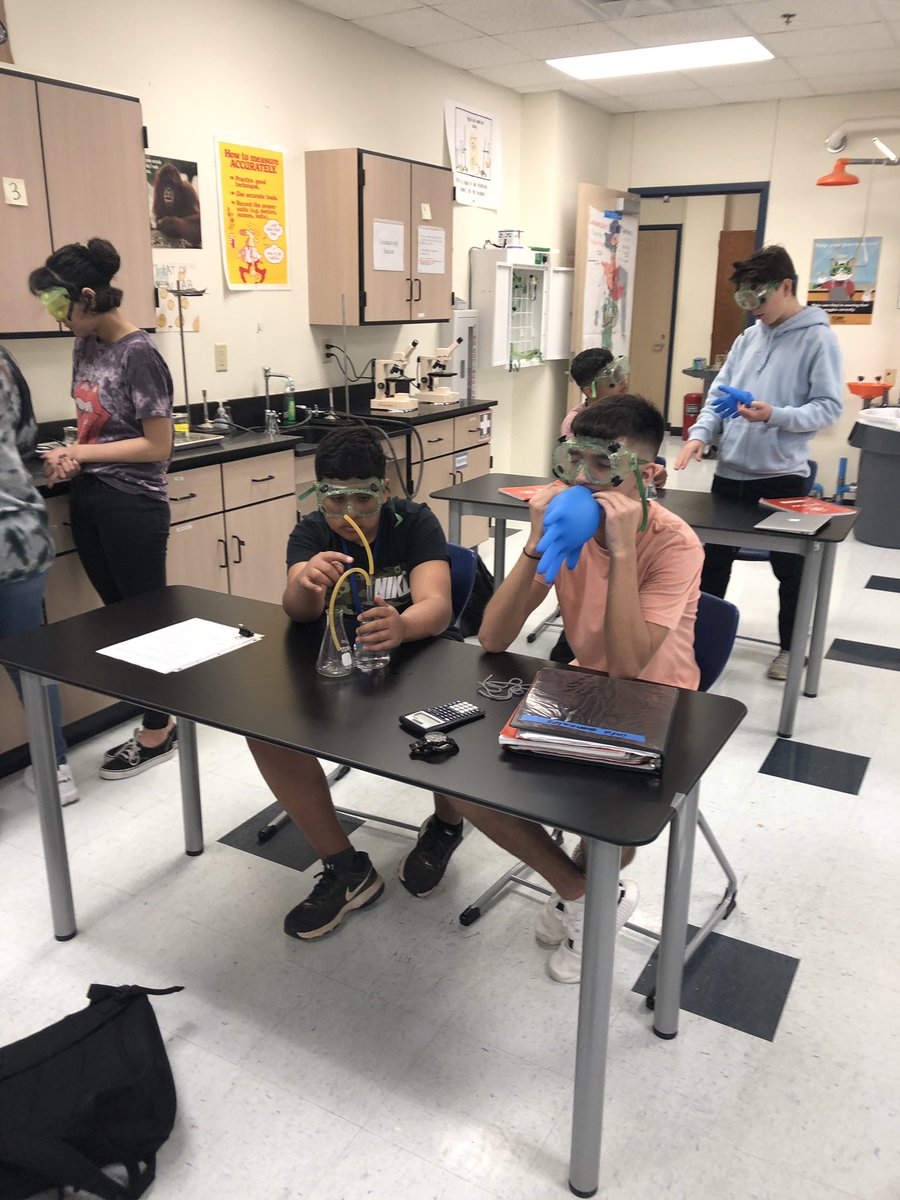 bethanykshields's tweet photo. Problem solving and collaboration! @MHSPanthers use just a few items to build a pump representing how a heart works. #TexasPLTW #go2panthers #PantherCTE #principlesofbiomedicalscience https://t.co/8eTPaxtGIy