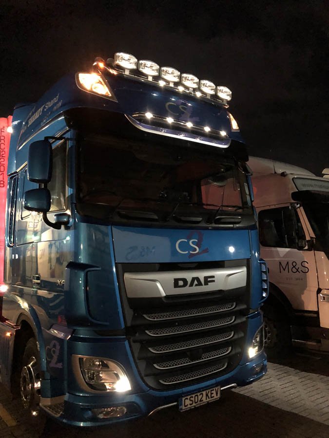 CS2Transport's tweet image. Night view!
#flagshiptruck  #inmemoeryof  #kevshandyshand  #alllitup