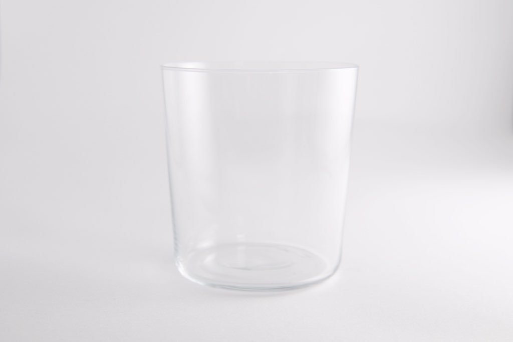 ট ইট র た し 昨日ダイソーで見つけた薄グラス350ml 100円 です シュッとした良い形 案外知られてないけど ガラス 製品で有名なポーランド製 ダイソーのガラスコップはたまに良いのがあるんですがこれは買い