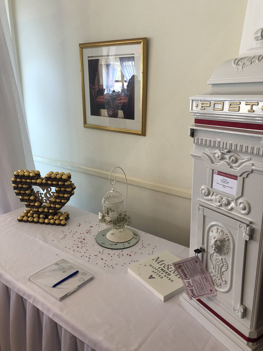 All set up this morning <a href="/WealdofKentGC/">Weald of Kent Golf Course & Hotel</a> silver &amp; burgundy in mind today, also with our wedding postbox &amp; Ferrero Heart 💓 Great day to get married with the sun out #congratulations #wedding #sweets #sweetcart #sweetcarthire