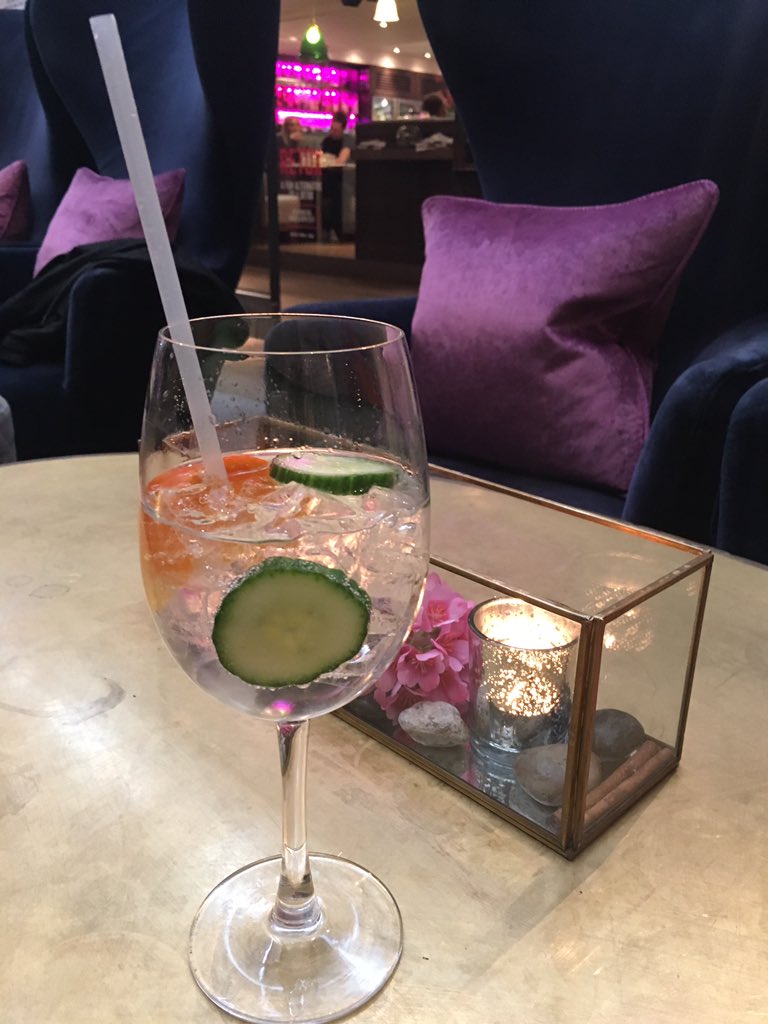 TheGinClan's tweet photo. Loving the floral vibe from Hendricks gin in #Edinburgh today with #Hendricksmidsummer from @HendricksGin https://t.co/PGxFZFAi41