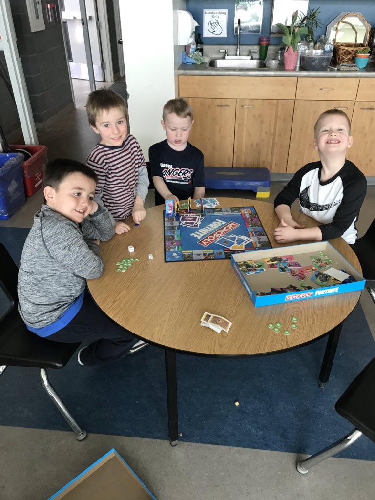 Grade1Morris's tweet photo. We celebrated earth hour by turning off lights and unplugging things in our classroom. We played board games and had a fun afternoon! @SuzukiPublic https://t.co/iiftMXi5El