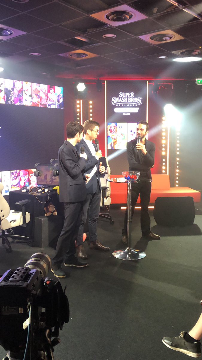 NeokanGaming's tweet photo. Ça commence très fort comme finale française de l’European Smash Ball Team Cup 2019 ! @Le_Fauster semble bien déter à nous offrir un très beau commentaire ! Bravo aux équipes du tournoi (poke à notre bel étalon @SSAthiis !) #ssbu #esbtc https://t.co/ZVR2WjqhBq