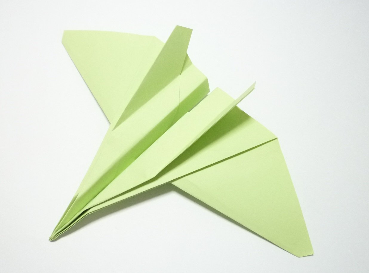 健音 テイル 燃える紙飛行機 紙飛行機は世界をつなぐ Shiningsandstar Notatsukinotanoshi 今日はこの紙飛行機を飛ばします この紙飛行機は 長方形の紙を横向きにして折りました この紙飛行機は 投げると 機体が細かく上下に運動し まるで鳥が