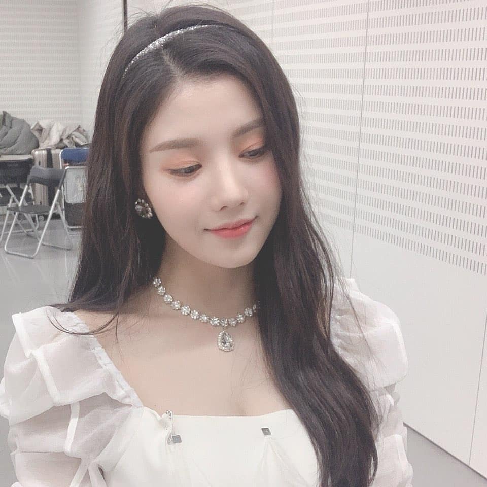 Kwon Eun bi 🍁 (@qeuyeoja) / Posts / X