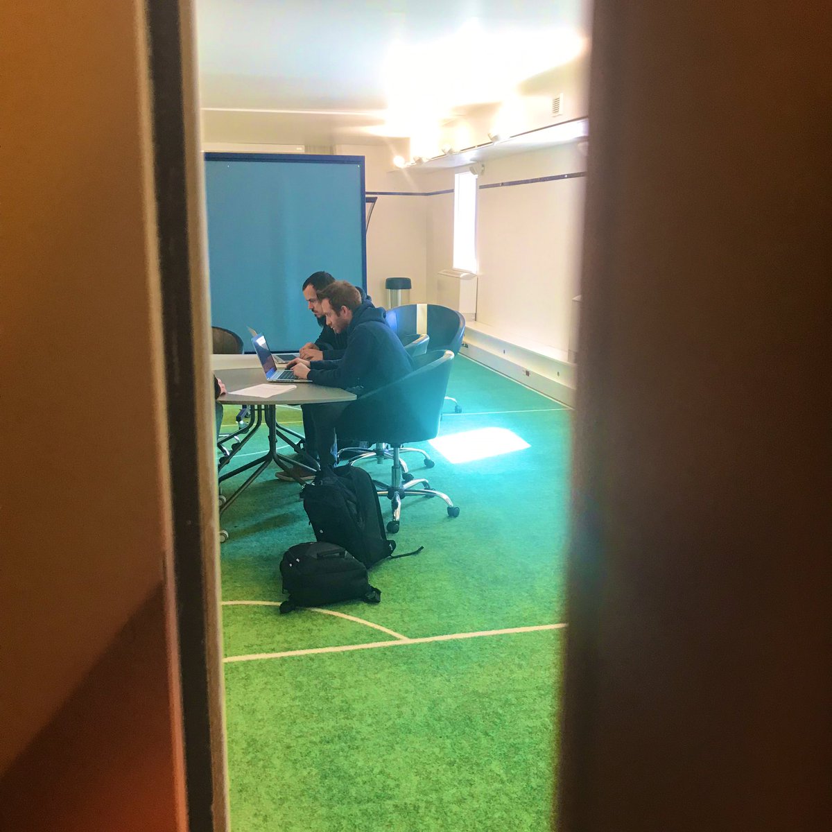 BeMyAppFR's tweet photo. La #ShadowLeague espionne nos espions🕴Ne laissez pas vos indices traîner!  #SogetiCybereScape par @sogeti_fr #escapegame  #cybersecurite https://t.co/DrW3KNdgu8