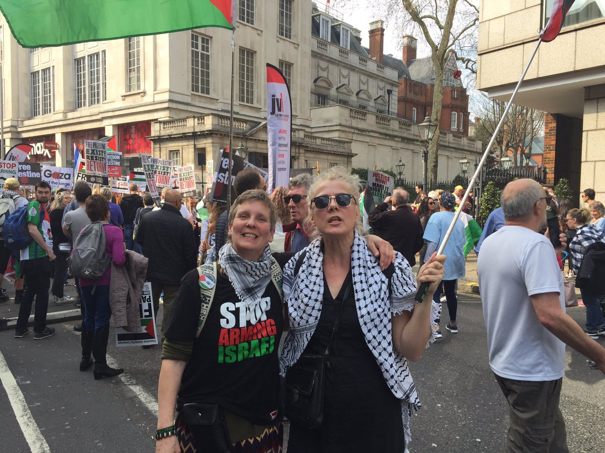 swilkinsonbc's tweet image. Outside israel's rogue embassy where the smell of war crimes is putrid and the defiant flag of Palestine reigns supreme #GreatReturnMarch