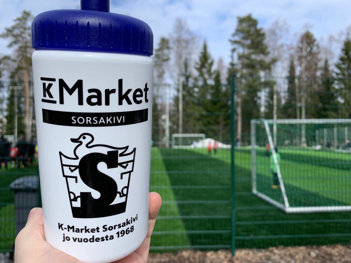 tjarimo's tweet photo. K-Market Sorsakivi vahvasti mukana paikallisessa yhteisössä - Sorsisturnaus juuri sulaneella kentällä #pienisuuriteko #kmarket #sorsis @kryhma https://t.co/Q0mJ96nWwT