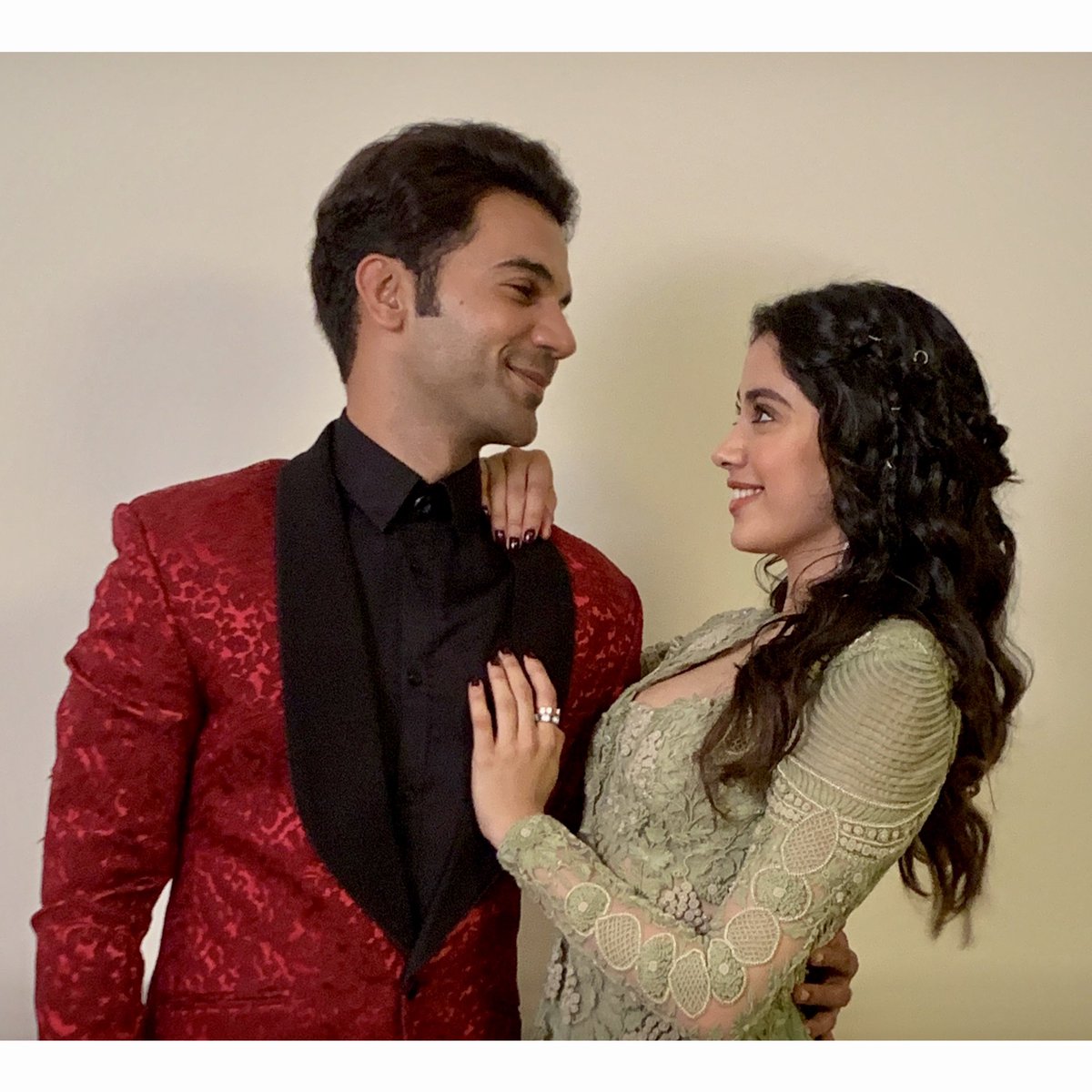 #RoohAfza 👻👻 <a href="/MaddockFilms/">Maddockfilms</a> #DineshVijan #JanhviKapoor <a href="/varunsharma90/">Varun Sharma</a> <a href="/MrigLamba/">Mrig Lamba</a> #HardikMehta <a href="/JioCinema/">Jio Cinema</a> #GautamMehra