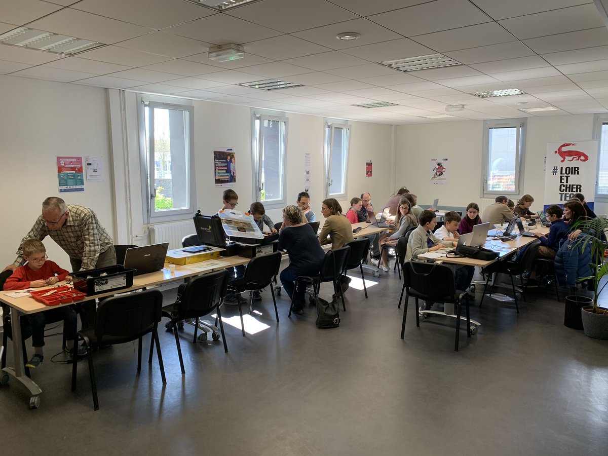 LoiretCherTech's tweet image. Merci à tous pour votre participation au #CodingGouter cet après midi 🤩 thanks to @CodeCombat for supporting us ✅