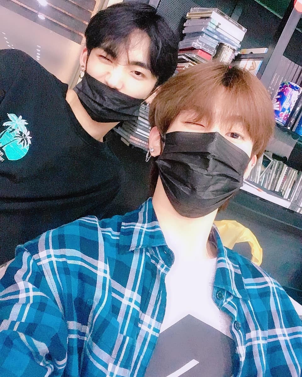 leehakminph's tweet photo. [PIC] 
190330 Hakmin (trcng_official) Instagram update
#HAKMIN #학민 #HYUNWOO #현우 #TRCNG #티알씨엔지

"#TRCNG #Hakmin #Hyunwoo
With hyunwoo after a long time📸
We are in the middle of practicing"

Trans by: @sfangirl9 x @TRCNGph 

🍒 https://t.co/ynQ0RQWzT7