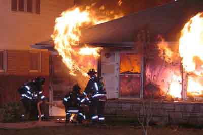 BillyGoldfeder's tweet photo. REMEMBERING HOMEWOOD, IL FIREFIGHTER BRIAN CAREY who was killed in the Line Of Duty March 30, 2010. A Must Read/Understand Fire REPORT.  https://t.co/GCwhfobar1 VIDEO: https://t.co/EL736wZfgE @AFFI1935  #Homewood #Illinois #Firefighter #firefighters #lodd #RIP https://t.co/4nrQFmL8SA