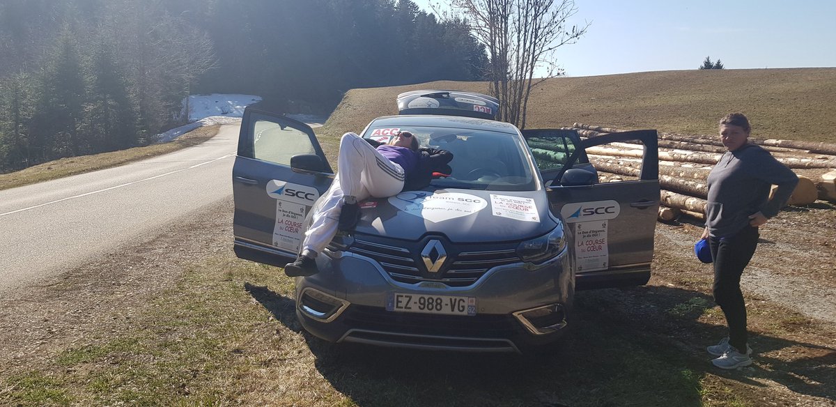 annaRIVIER's tweet photo. #edeficdc #cdc19 @LaCourseduCoeur ambiance voiture presse @scc_team https://t.co/wbHgddILUe