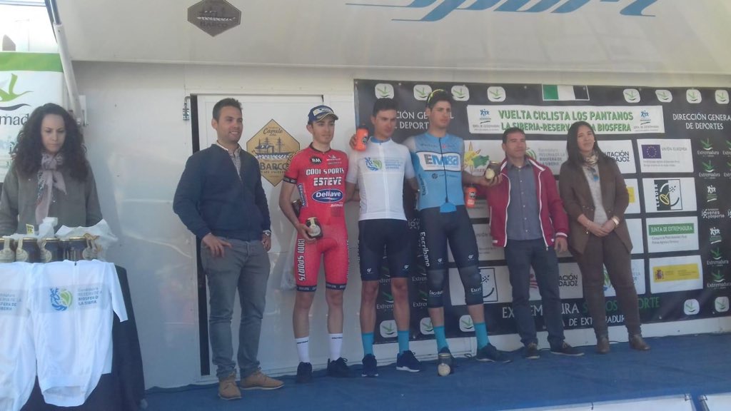 Nuestro corredor <a href="/AitorLucas/">Aitor Lucas</a> se coloca líder de la general de la Vuelta a los Pantanos en la localidad de Fuenlabrada de los Montes después del 1er sector. <a href="/AlbertoPerezTa3/">Alberto Perez Tamayo</a> es 4 y @Arturo_Ciclista 7. ENHORABUENA!!!!
#escribanoteam #pissei #ridleybikes #goldnutrition_escribano