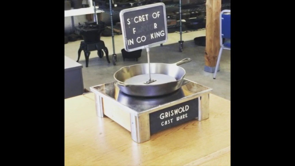 thepanhandler1's tweet image. youtu.be/zbj1ryDyVAk Mary Theisen, vintagecastironllc.com

Short video of a very cool old retail sales display. Shows a Griswold pan rotating on a stand with a sign - "Secret of Flavor in Cooking."

From the collection of Larry and Marg O'Neil. Taken at their cast iron m…