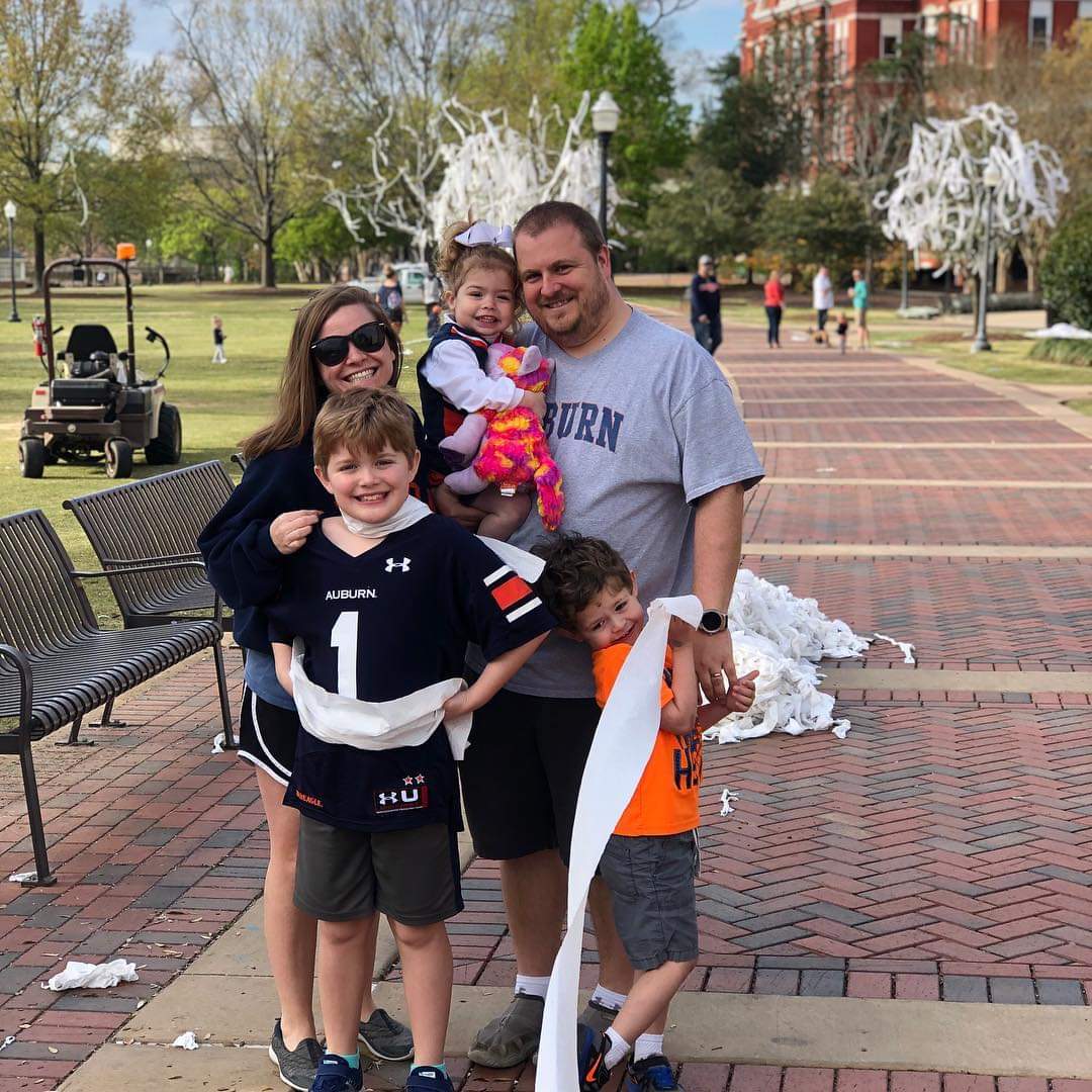 KingNAMS's tweet photo. When your kids are too little to go to Toomer's after the game you go the next morning...War Eagle!!! https://t.co/KobsQyD2Ia