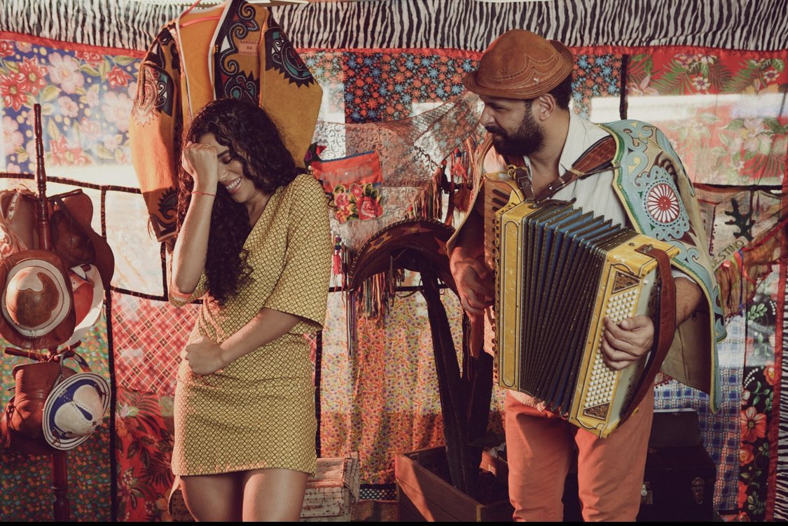 LivieFixer's tweet photo. Que mulherão maravilhoso é esse Braaaaaseeeeelllll...eu olho e grito ELANA GUERREIRA RAINHA FORROZEIRA #BBB19 https://t.co/r6h46tFTAt