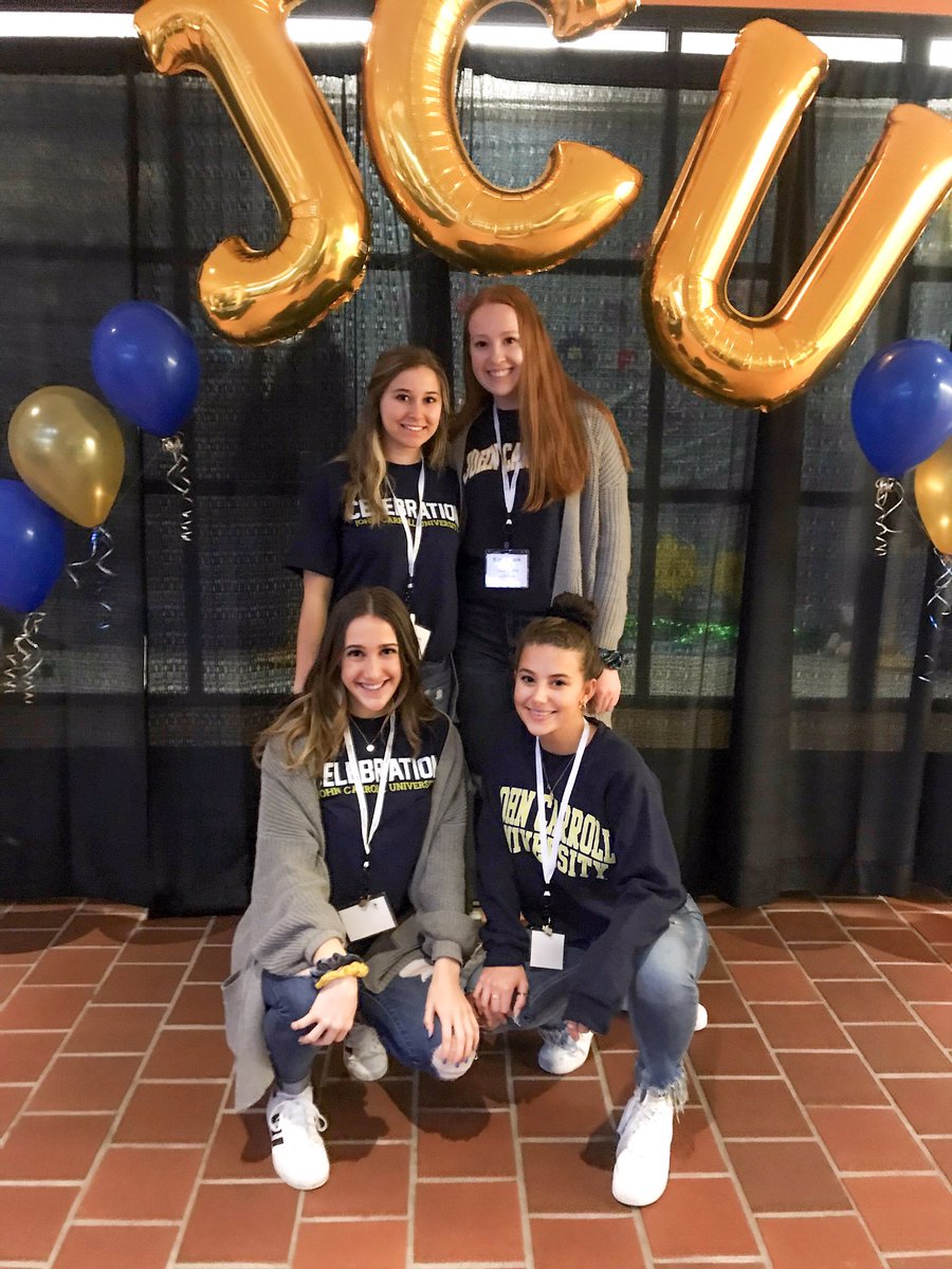 JCUGPhiB's tweet photo. Gamma Phi welcomes all the new Streaks at Celebration ⚡️💙@JohnCarrollU https://t.co/Qrmur1uWjT